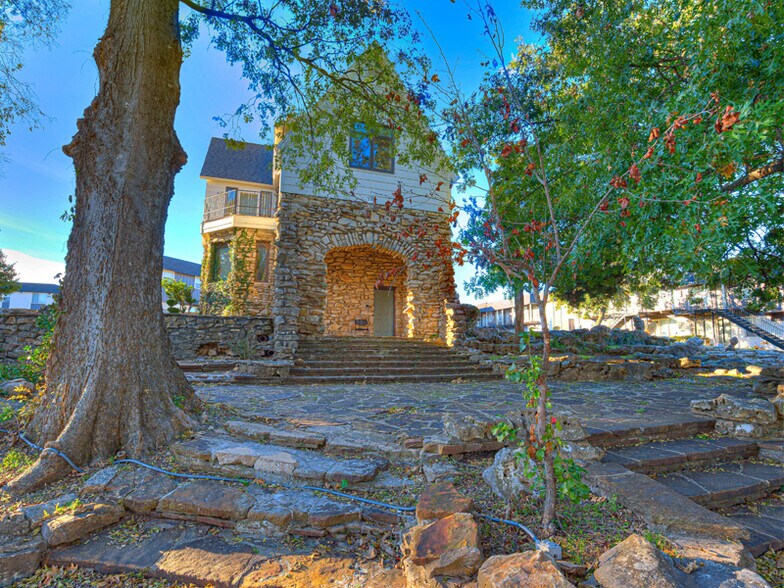 More Photos Of 139-151 N Garnett Rd, Tulsa Apartments For Sale