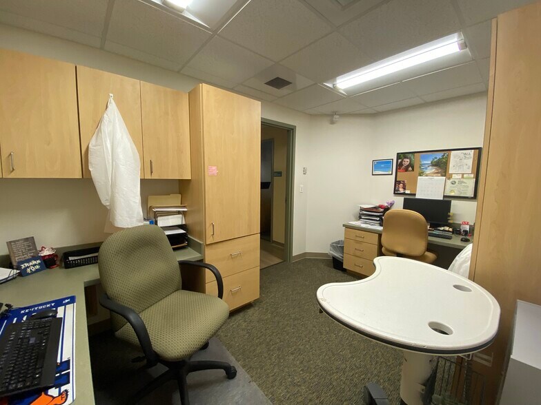 More Photos Of 4311 Old Indiana 261, Newburgh Medical For Sale