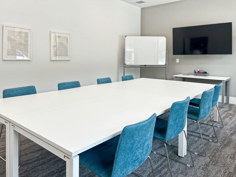 More Photos Of 10163 Fortune Pky, Jacksonville Coworking Space