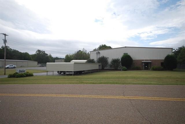More Photos Of 208 Edwards Dr, Jackson Distribution For Lease