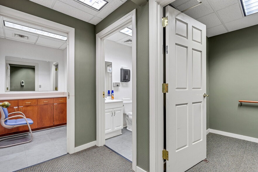 More Photos Of 280 Commonwealth Dr, Greenville Bank For Sale