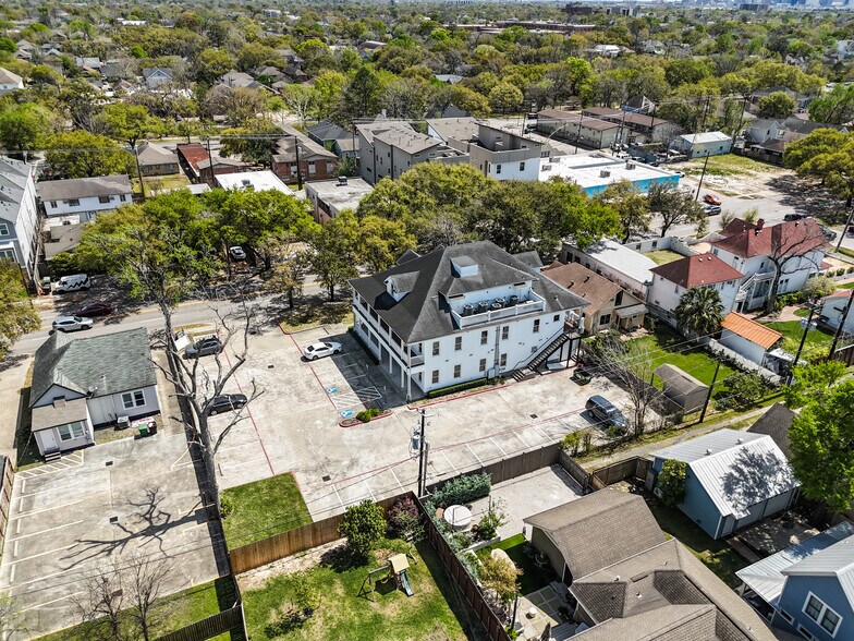 More Photos Of 1523 Yale St, Houston Office Residential For Sale