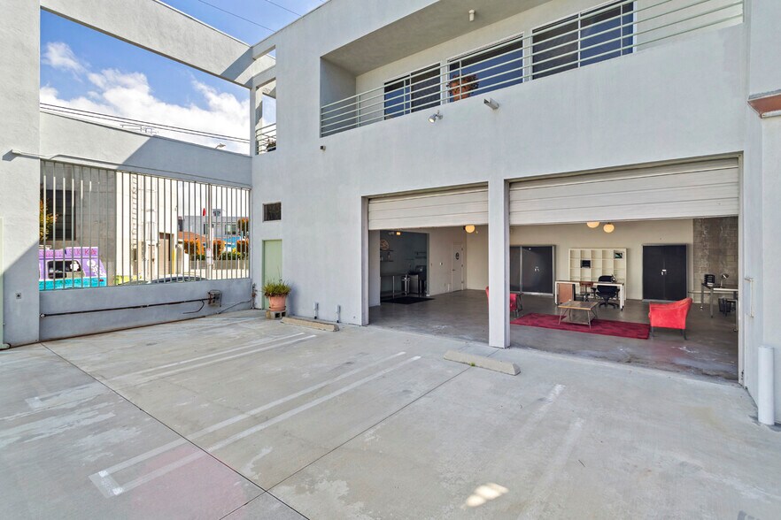 More Photos Of 905 Electric Ave, Venice Office For Lease