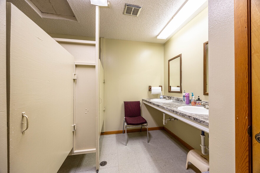 More Photos Of 5056 FL-47, Lake City Specialty For Sale