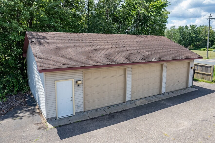 More Photos Of 16015 NE Central Ave, Ham Lake Office For Sale