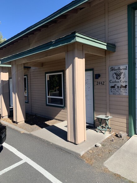 Primary Photo Of 2442 SE 1st St, Redmond Industrial For Lease