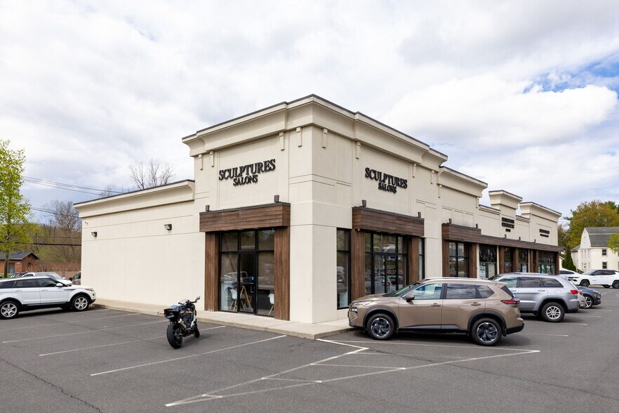 More Photos Of 474 N Main St, Southington Storefront For Lease