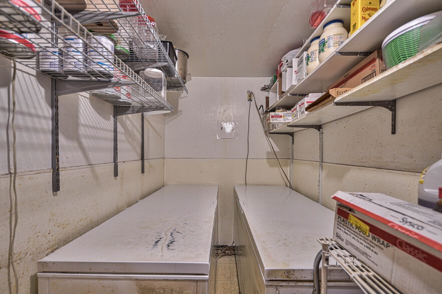 More Photos Of 223 Reindollar Ave, Marina Office For Lease