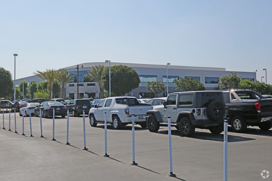 More Photos Of 1610 E Saint Andrew Pl, Santa Ana Office For Lease