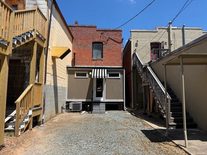 More Photos Of 3447 W Cary St, Richmond Office For Lease