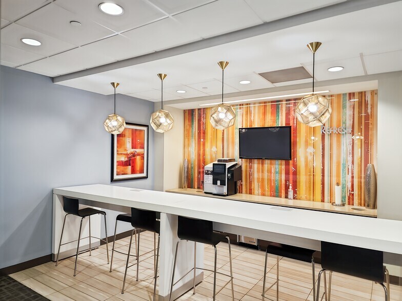 More Photos Of 6312 S Fiddlers Green Cir, Greenwood Village Coworking Space