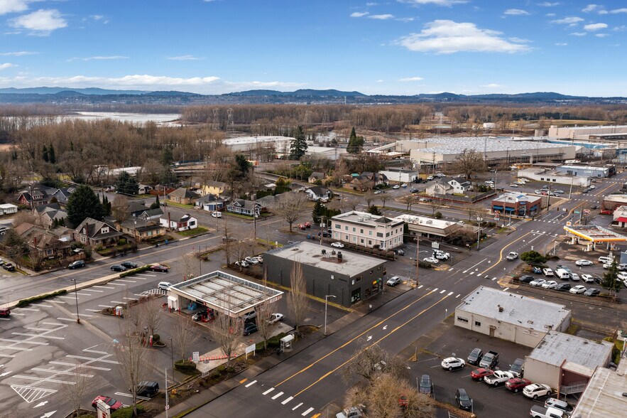More Photos Of 222 NE Everett St, Camas Storefront Retail Office For Lease