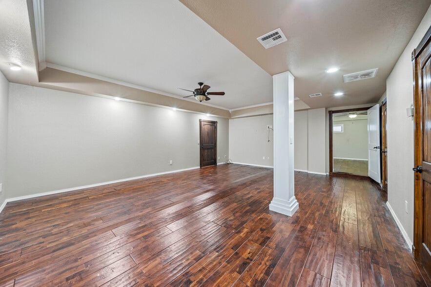 More Photos Of 4702 E 11th St, Tulsa Freestanding For Sale