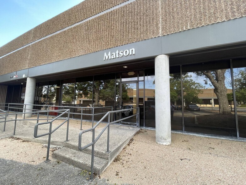 More Photos Of 403 E Ramsey Rd, San Antonio Research And Development For Lease