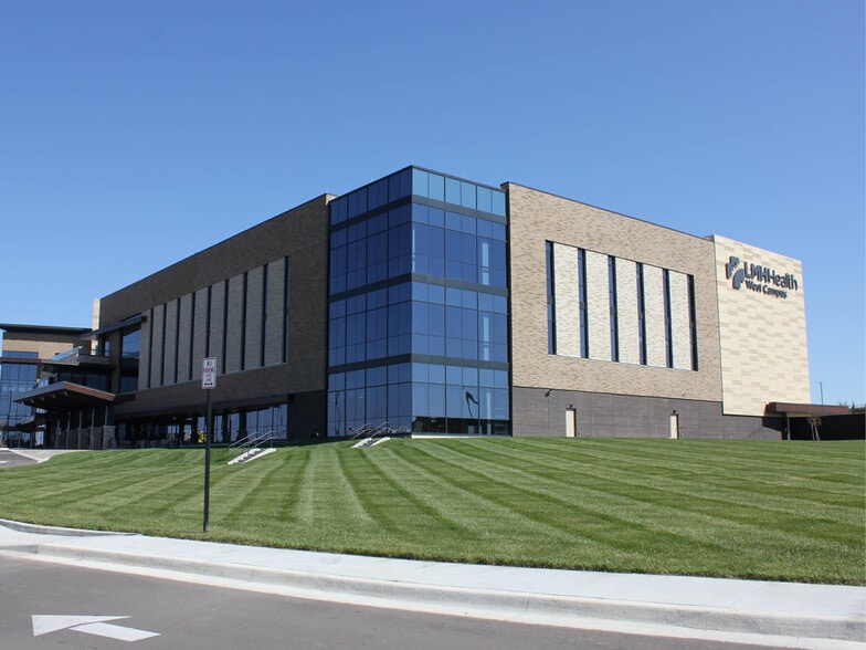 More Photos Of 6265 Rock Chalk Dr, Lawrence Medical For Lease