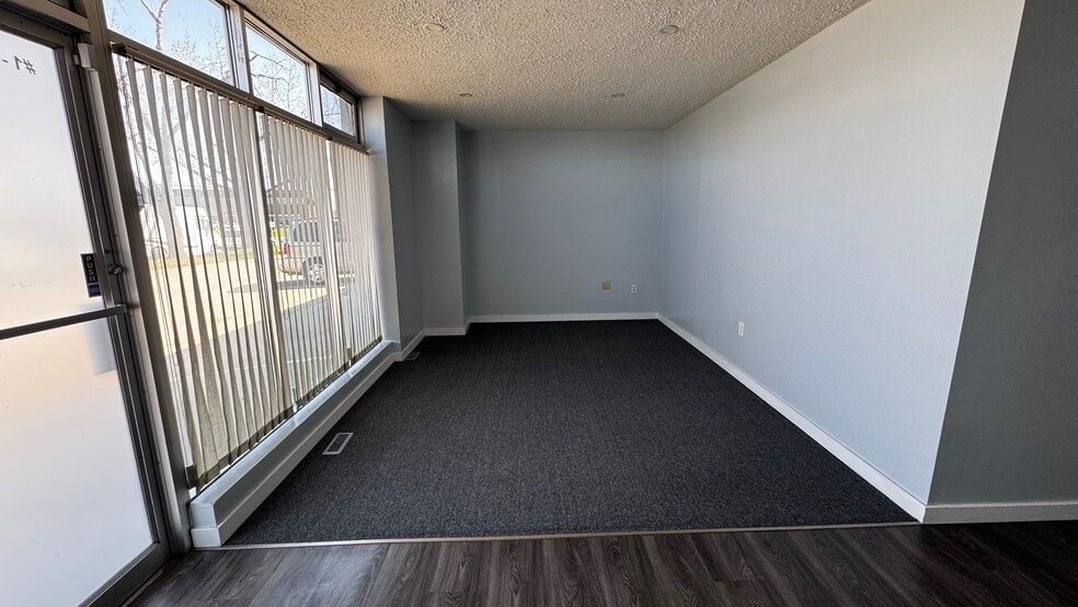 More Photos Of 1247 36th Ave NE, Calgary Warehouse For Sale