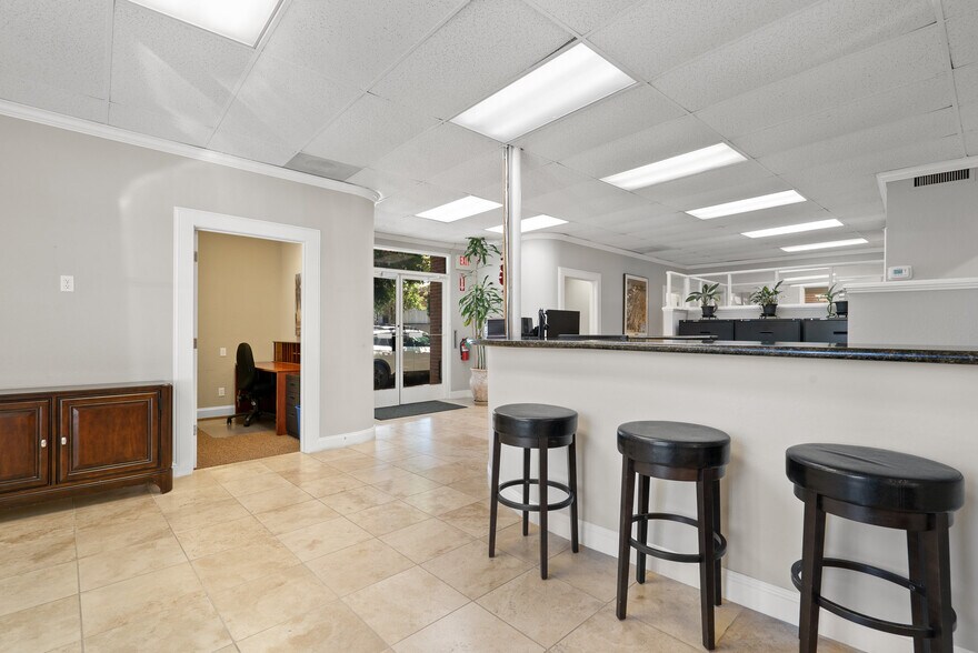 More Photos Of 129 Water St, Santa Cruz Office For Lease