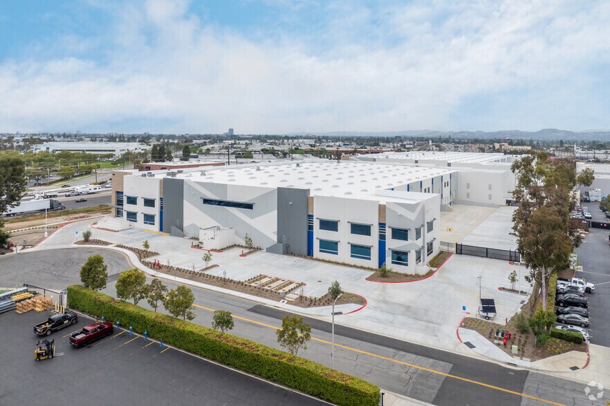 More Photos Of 1101 Bell Ave, Tustin Distribution For Sale