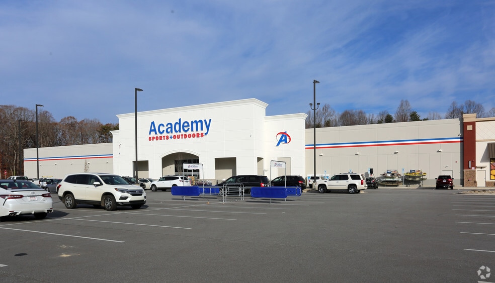 Primary Photo Of 4526 W Wendover Ave, Greensboro Unknown For Lease