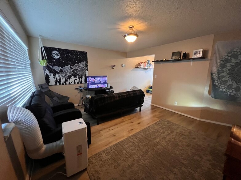 More Photos Of 271 Clay St E, Monmouth Apartments For Sale