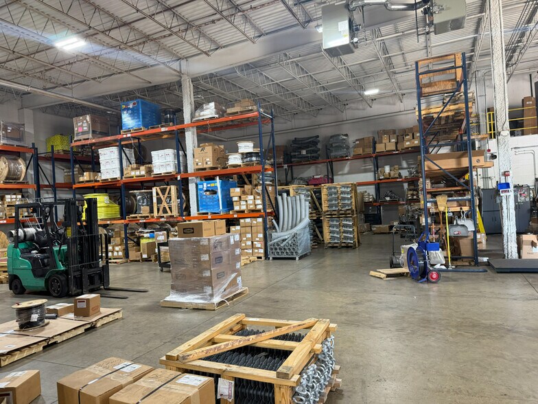 More Photos Of 4901 Prime Pky, McHenry Warehouse For Sale