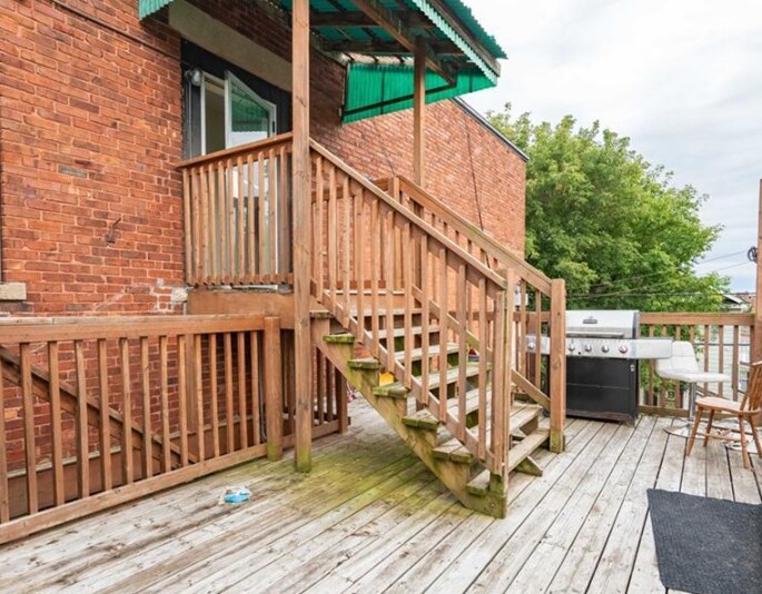 More Photos Of 319-327 Montreal Rd, Cornwall Storefront Retail Residential For Lease