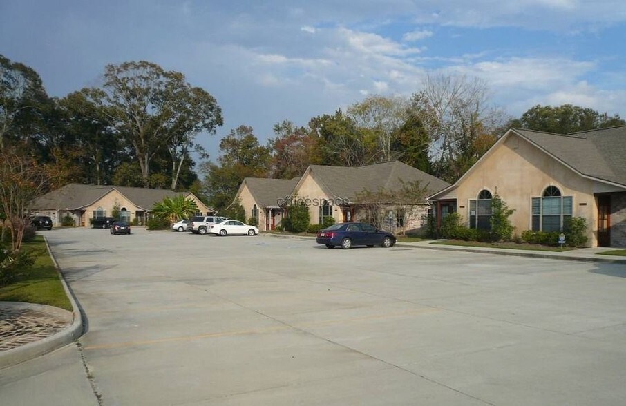 More Photos Of 14635 S Harrell's Ferry Rd, Baton Rouge Office For Sale