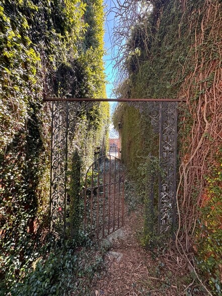 More Photos Of 2720 Cleveland St, Elloree Storefront Retail Residential For Sale