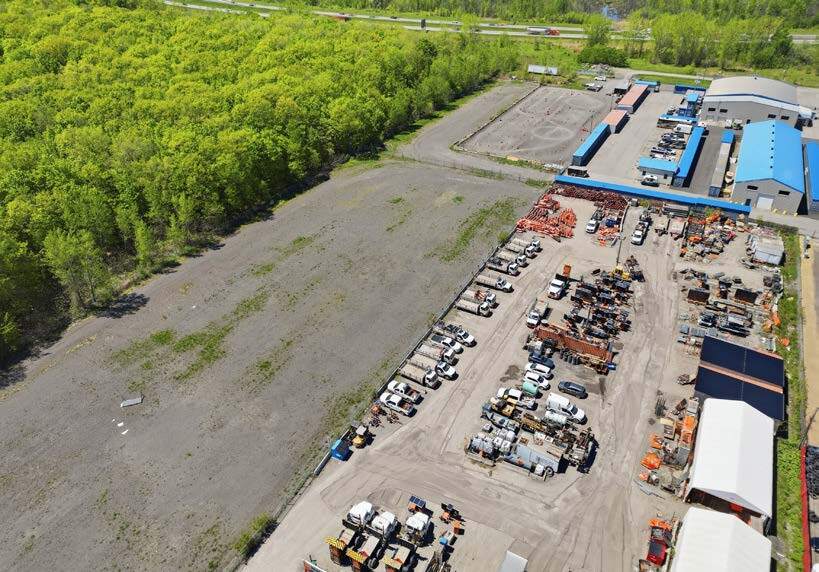 More Photos Of 1925 Rue Pasteur, Sainte-Catherine Land For Sale