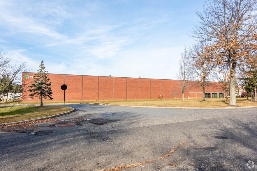 More Photos Of 21 S Middlesex Ave, Monroe Township Warehouse For Lease