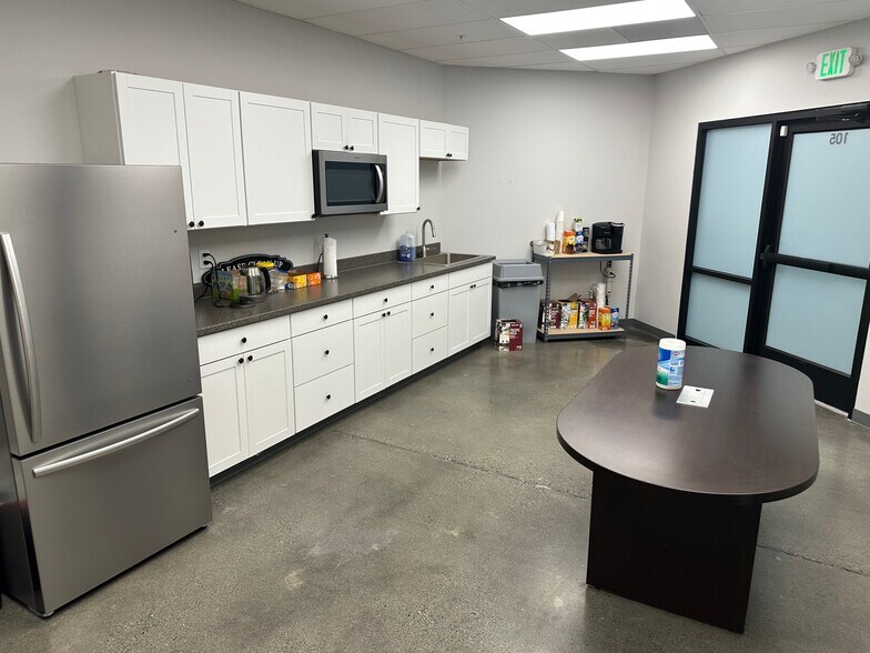 More Photos Of 2920 George Washington Way, Richland Office For Lease