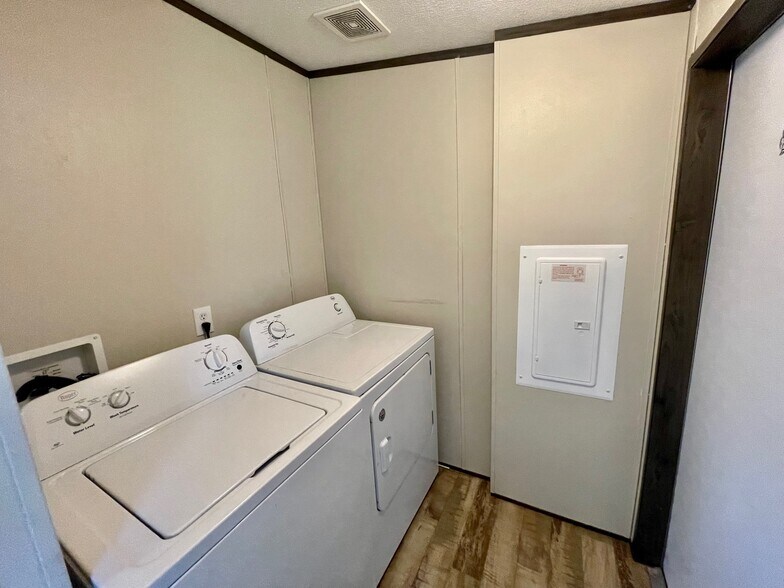 More Photos Of 1524 16th St, Rockport Manufactured Housing Mobile Home Park For Sale