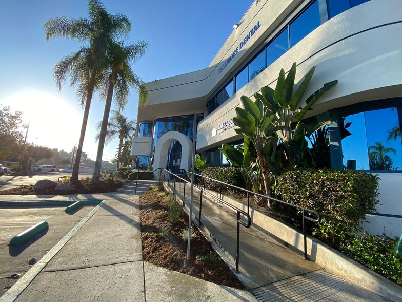 More Photos Of 906 Sycamore Ave, Vista Medical For Lease