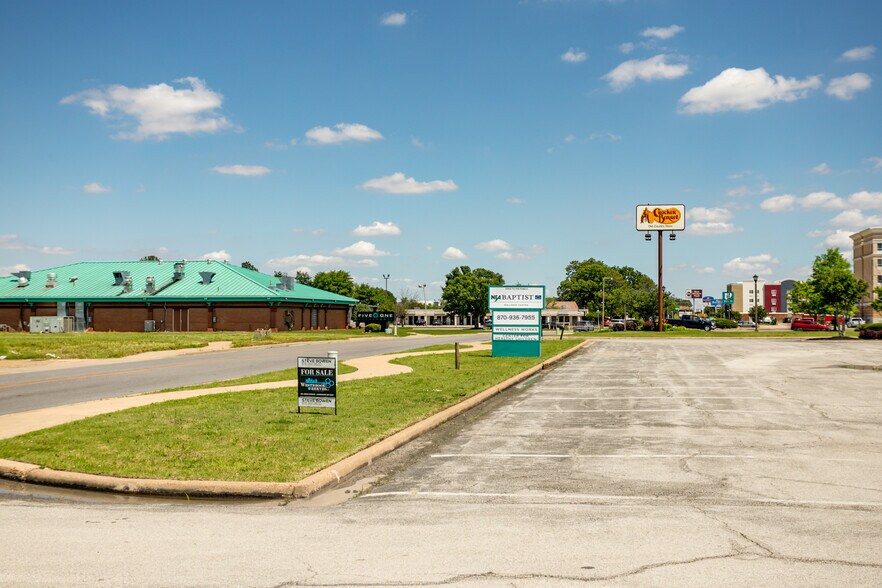 More Photos Of 2617 Phillips Dr, Jonesboro Health Club For Sale