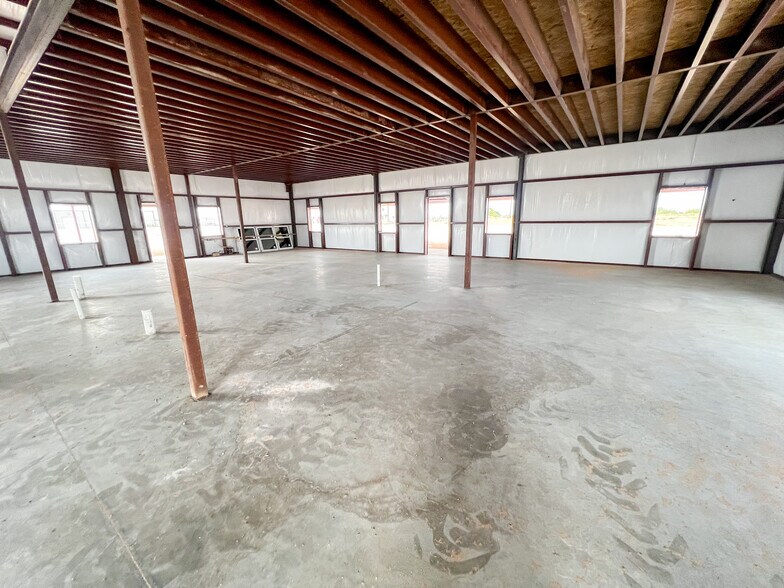 More Photos Of 4601 E County Road 128, Midland Warehouse For Lease