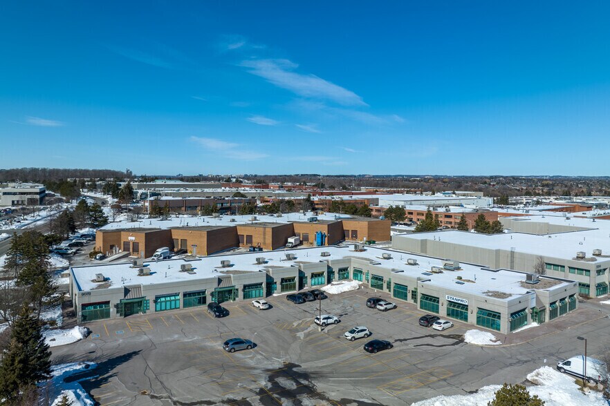 More Photos Of 9078 Leslie St, Richmond Hill Showroom For Lease