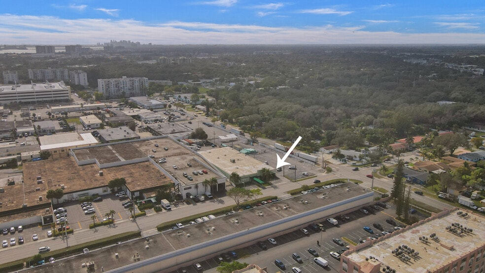 More Photos Of 1820 NE 146th St, Miami Manufacturing For Sale