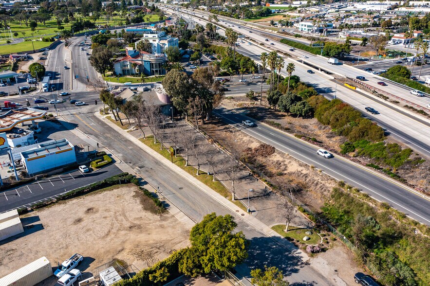 More Photos Of 5801 Valentine Rd, Ventura Freestanding For Lease