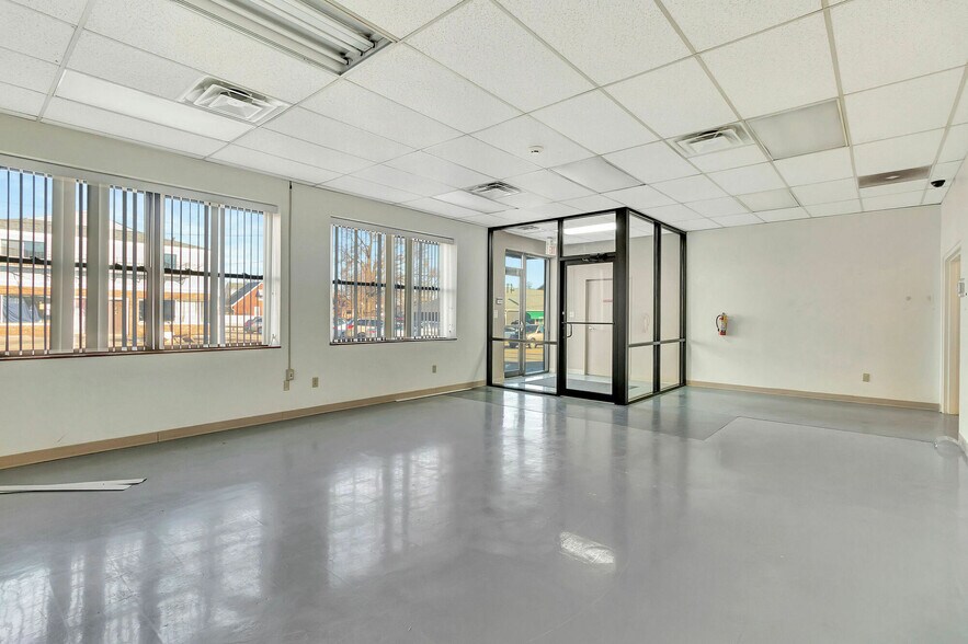 More Photos Of 415 Greenwell Ave, Cincinnati Service For Sale