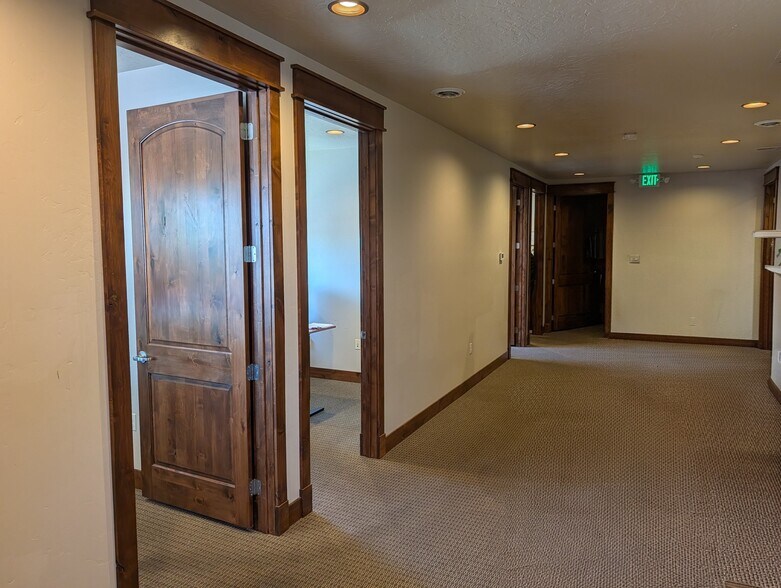 More Photos Of 2680 S Eagle Rd, Meridian Medical For Lease