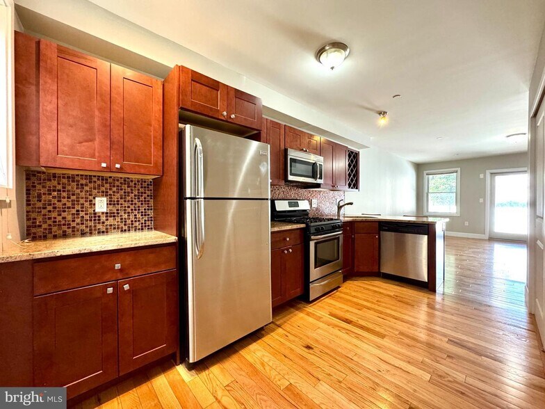 More Photos Of 1014 E Moyamensing Ave, Philadelphia Multifamily For Sale