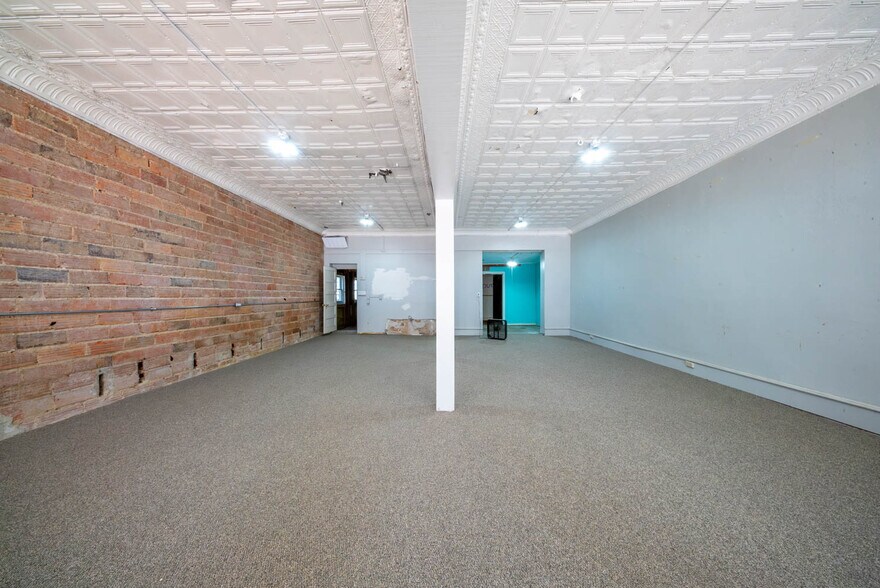 More Photos Of 113 E Main St, Willow Springs Storefront For Sale