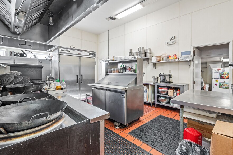 More Photos Of 116 W Ramsey St, Banning Restaurant For Sale