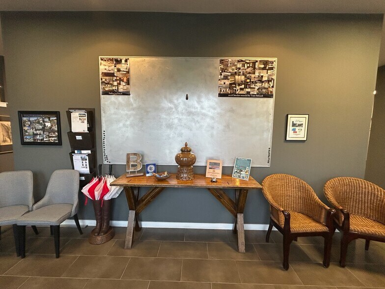 More Photos Of 12409 State Ave, Marysville Flex For Lease