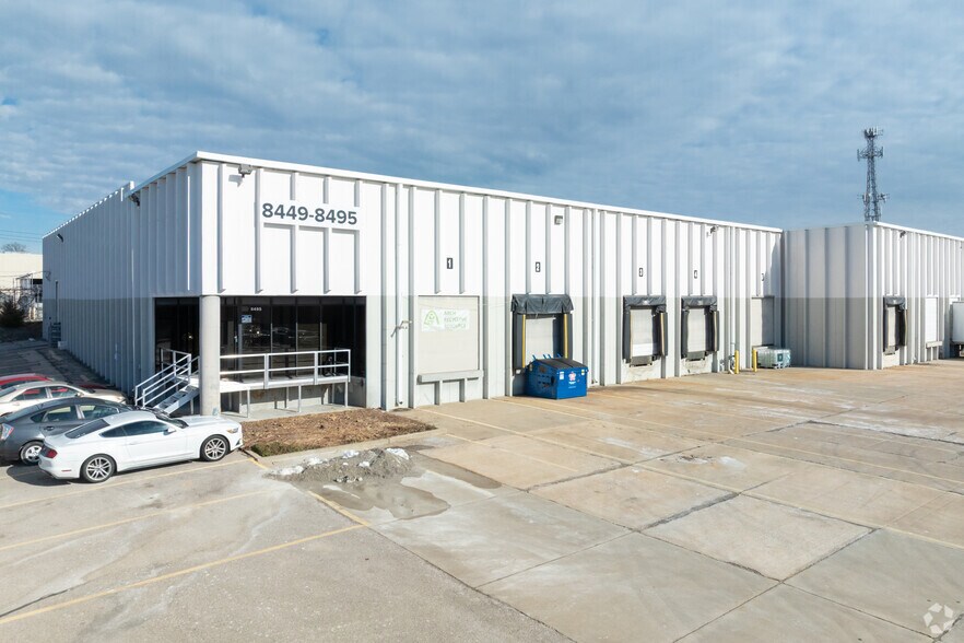 More Photos Of 8449-8495 Mid County Industrial Dr, Vinita Park Warehouse For Lease