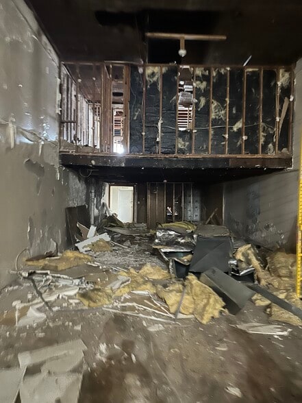 More Photos Of 583-587 Broad St, Newark Storefront Retail Office For Lease