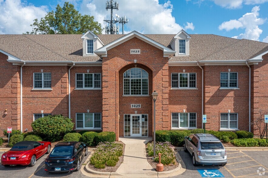 More Photos Of 1421-1431 McHenry Rd, Buffalo Grove Office For Sale
