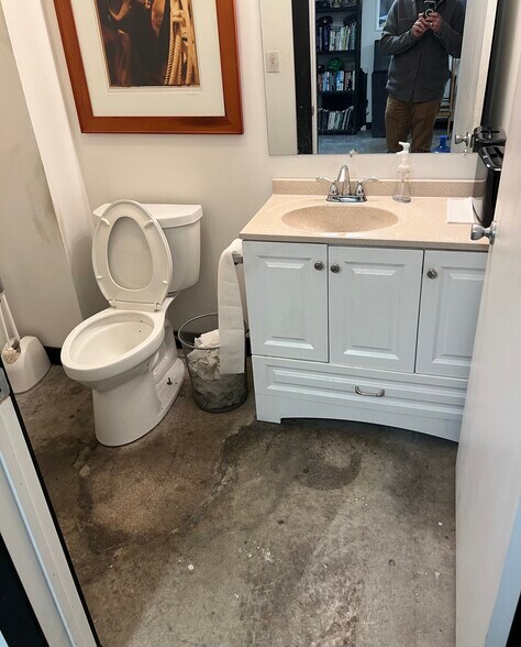 More Photos Of 9201 Brown Ln, Austin Warehouse For Sale