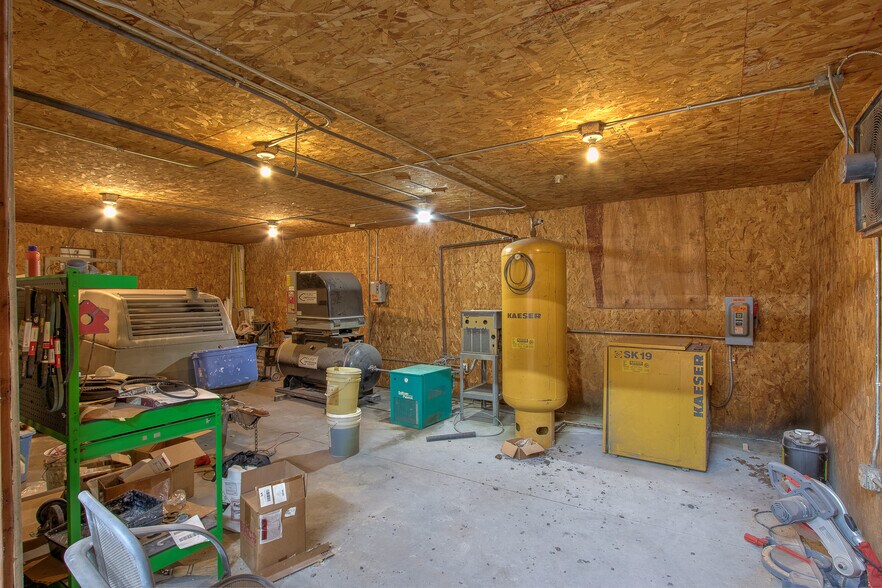 More Photos Of 106 Dunn Ave N, Hinckley Industrial For Sale