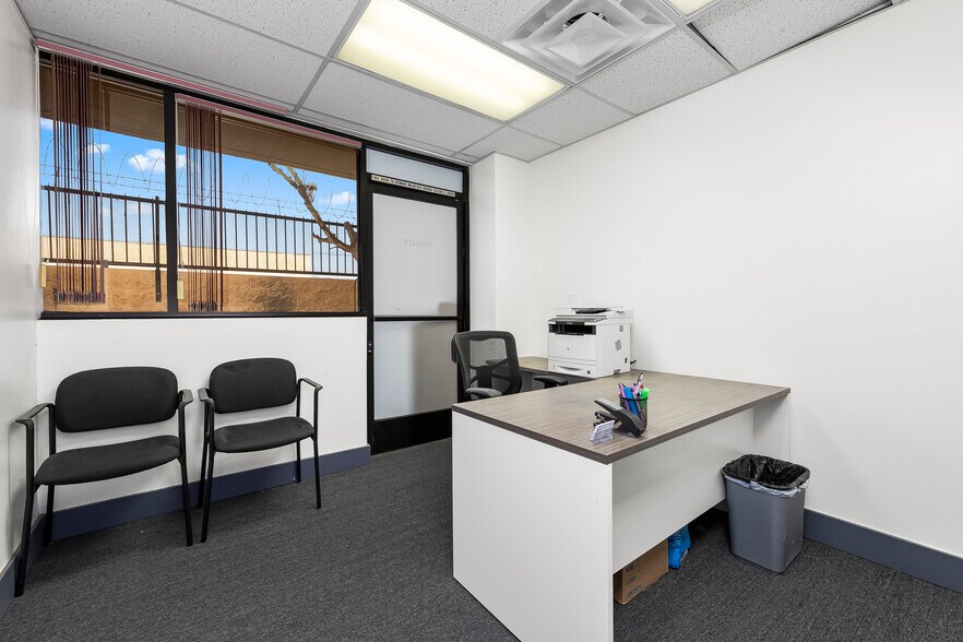 More Photos Of 301 Palmdale Blvd, Palmdale Office For Sale